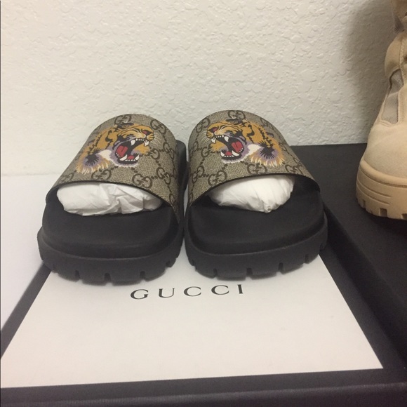 gucci flip flops tiger